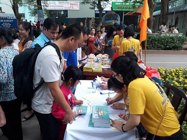 Căn bệnh bẩm sinh khiến trẻ tử vong trước 1 tuổi: Nhận biết bệnh từ dấu hiệu trên chiếc bỉm-1