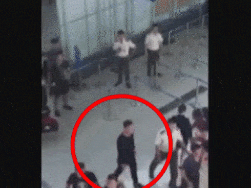 Vụ đánh nữ nhân viên hàng không: Tôi sai thì sai rồi nhưng lẽ ra cô gái cần mềm mỏng, đừng ăn nói gây bức xúc như thế-3