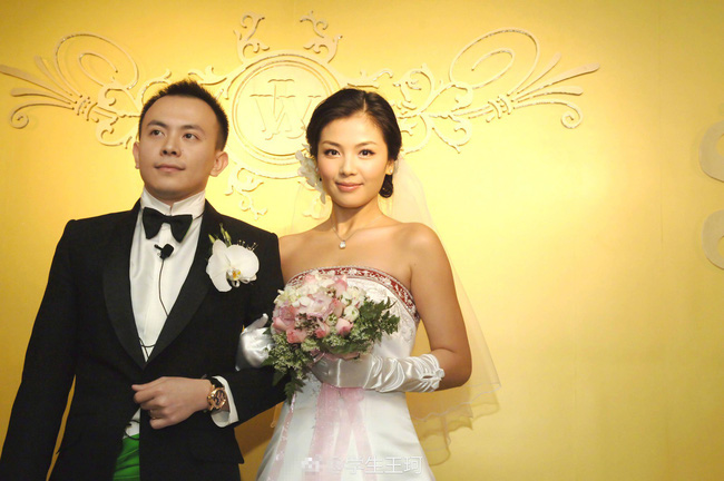 Lưu Đào: Từ mỹ nhân hám tiền cưới đại gia đến người vợ quốc dân, một tay vực dậy người chồng trầm cảm, gánh vác cả gia đình trên vai-2