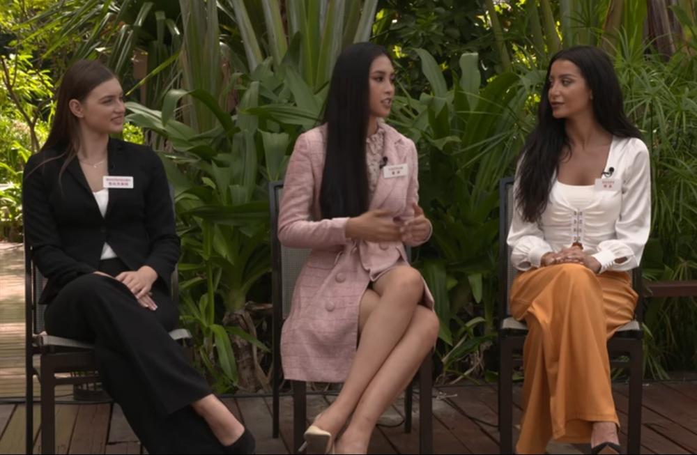 Á khôi Phương Linh công khai chê Hoa hậu Tiểu Vy nói tiếng Anh dở đến mức xấu hổ tại Miss World 2018-2