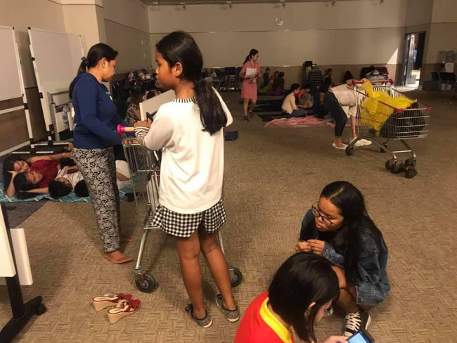 Bão số 9 đã qua, câu chuyện về TTTM mở cửa cho người trú mưa ngủ qua đêm vẫn còn gây xúc động-1