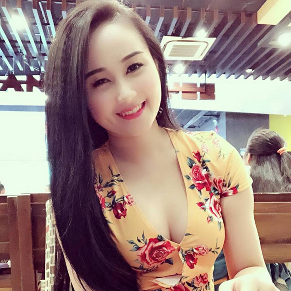 Nửa kia xinh đẹp của 3 chiến binh ghi bàn trận Việt Nam-Campuchia-3