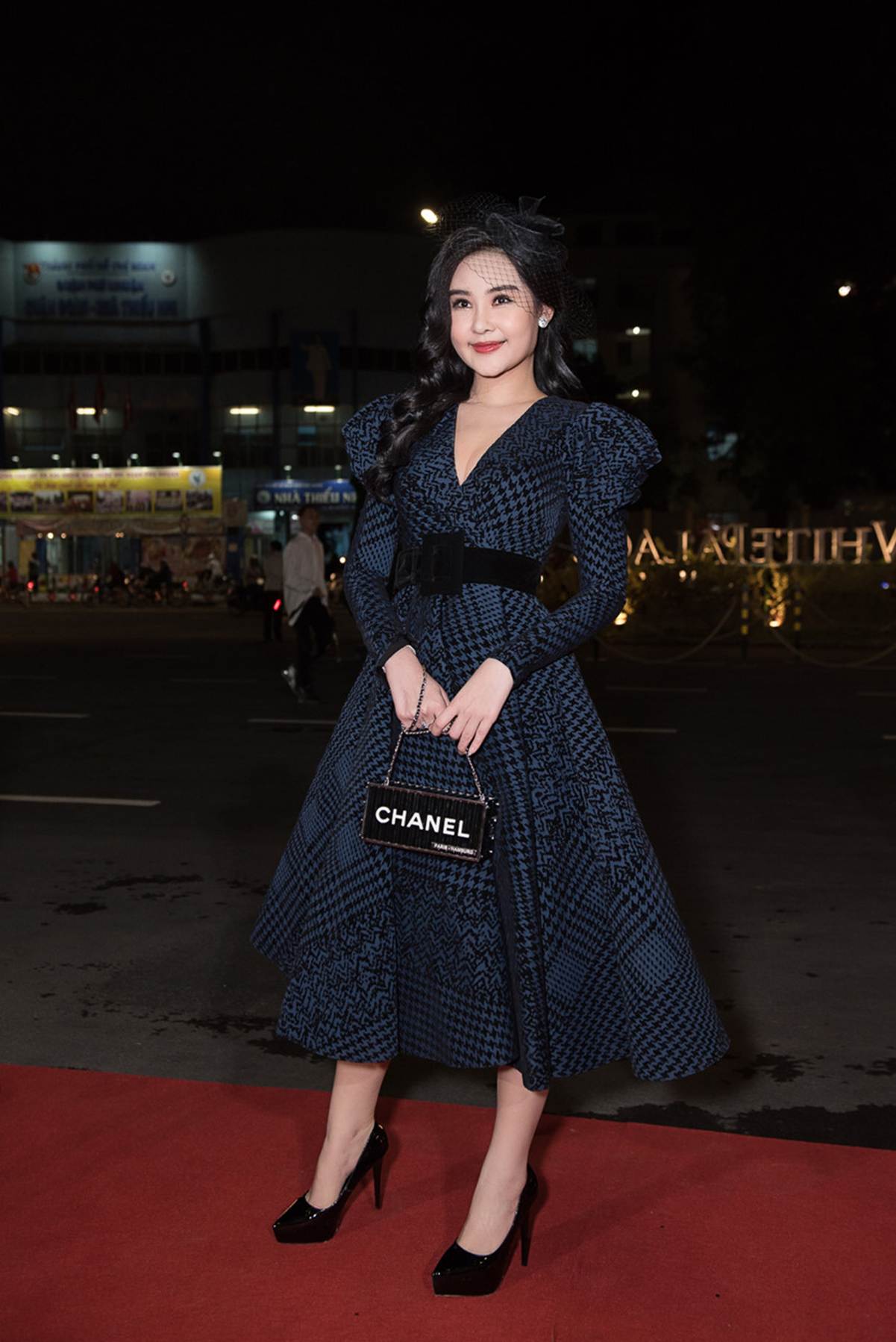 Đỗ Mỹ Linh, Huyền My và dàn mỹ nhân Việt gợi cảm đi xem thời trang-3