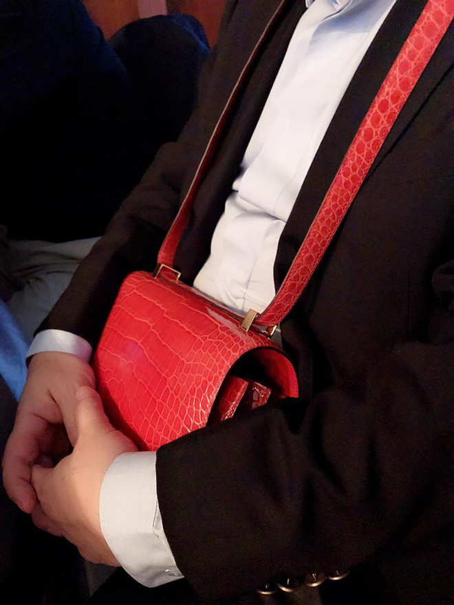 Hai cử chỉ đơn giản nhưng lãng mạn Thứ trưởng Bộ Tài chính dành cho Đinh Hiền Anh-1