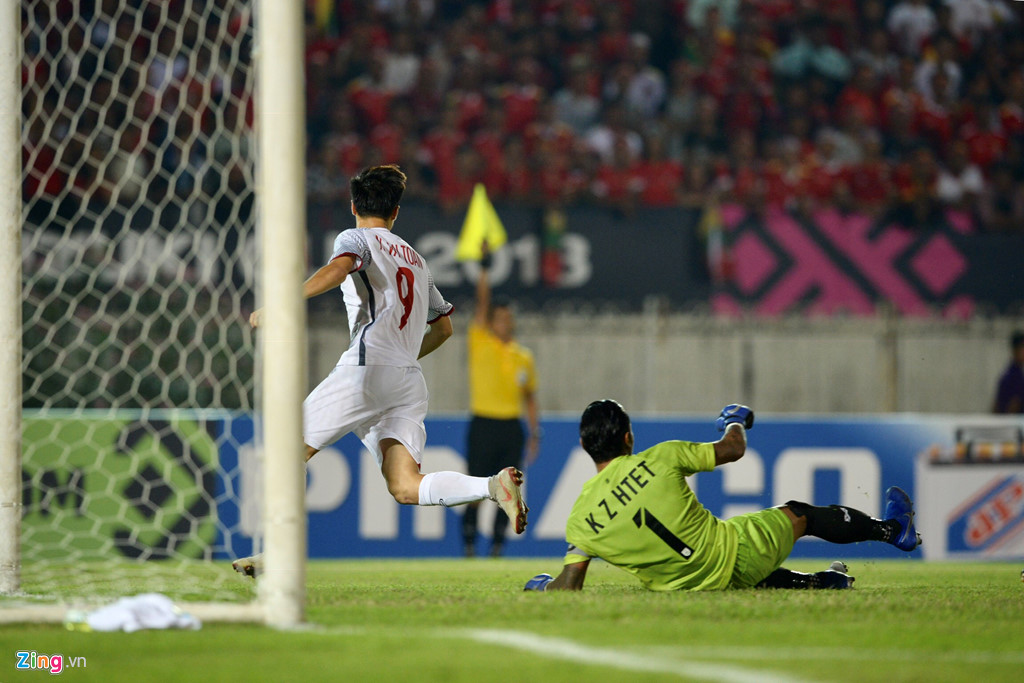 Pha việt vị của Văn Toàn lọt top 5 khoảnh khắc gây tranh cãi ở AFF Cup-1