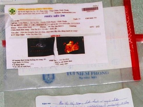 Cha đâm chết con, gia đình kéo người đến bệnh viện đòi xác-2