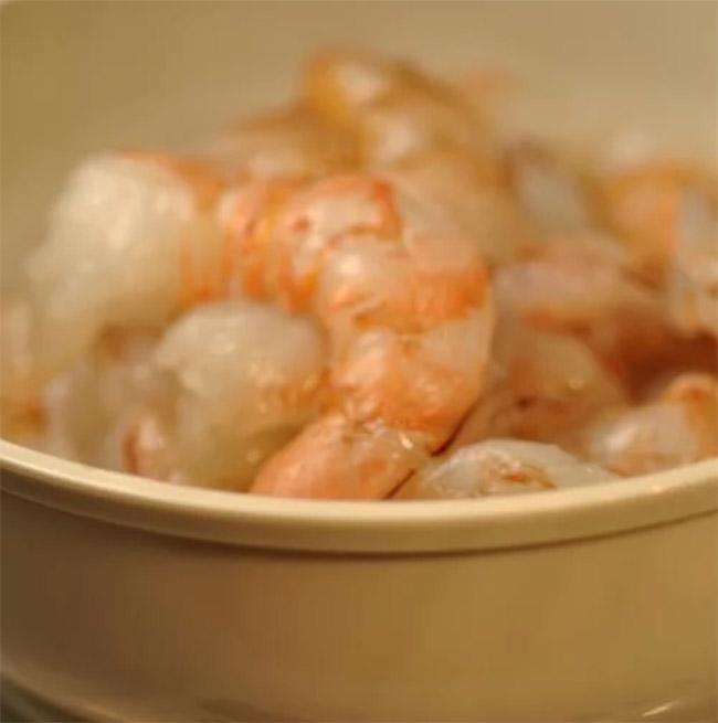 Mẹo làm bánh phồng tôm tại nhà tuyệt ngon mà đơn giản chẳng ai ngờ-4