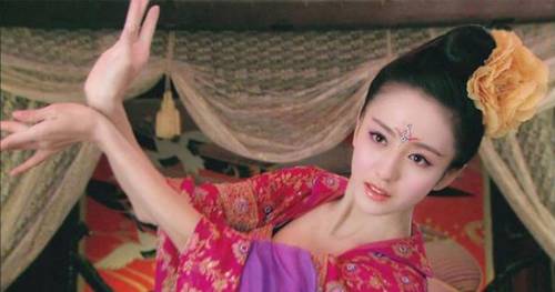 Từ kỹ nữ thành hoàng hậu, Triệu Phi Yến càng điên cuồng làm đẹp đến mức... vô sinh-1