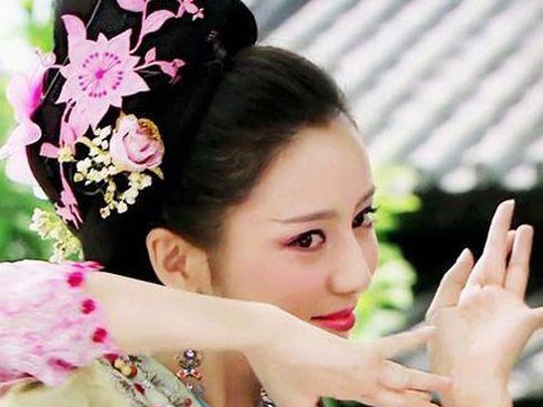Từ kỹ nữ thành hoàng hậu, Triệu Phi Yến càng điên cuồng làm đẹp đến mức... vô sinh