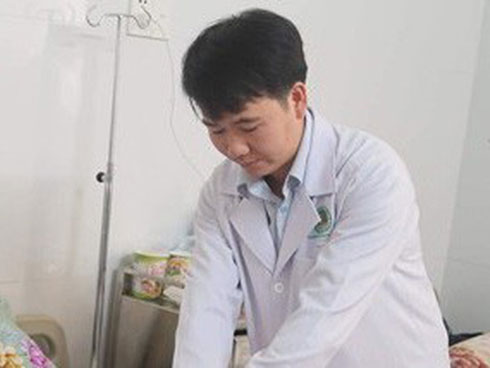 Đi mổ cột sống, choáng váng phát hiện ung thư hiếm gặp-1