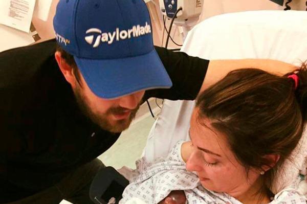 Sinh con ở tuần 22, mẹ bất lực nhìn con lịm dần vì bác sĩ dửng dưng-1