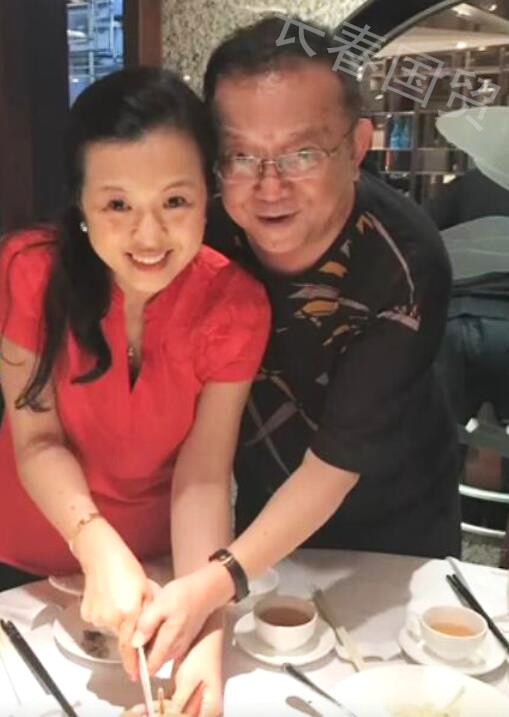 Hòa Thân kinh điển nhất màn ảnh: Quen vợ đẹp kém 20 tuổi qua mạng, U70 mới có con trai-6