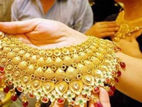 Giá vàng hôm nay 30/11: Một câu lỡ lời, USD tụt áp, vàng tăng vọt-2