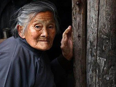 Bức thư tuyệt mệnh của người mẹ 80 tuổi hối hận vì sinh ra 4 con trai khiến nhiều người trào nước mắt-3