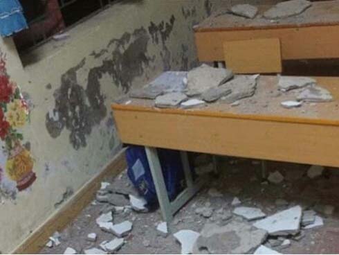 Trường THPT giữa thủ đô nứt lớn, xuống cấp: Thầy trò run rẩy dạy học-13