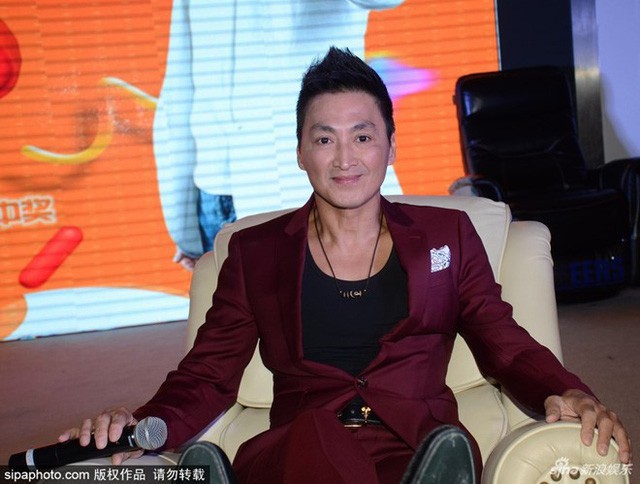 Triển Chiêu Hà Gia Kính: Soái ca lừng lẫy một thời giờ thành ông chú tuổi 59 cô độc giữa gia tài hàng trăm tỷ-8