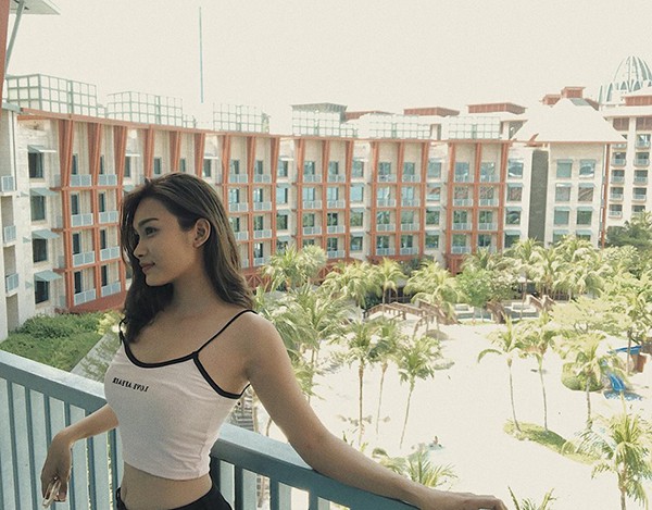 Con gái diễn viên chuyên đóng cảnh nóng Kiều Trinh ngày càng sexy-6