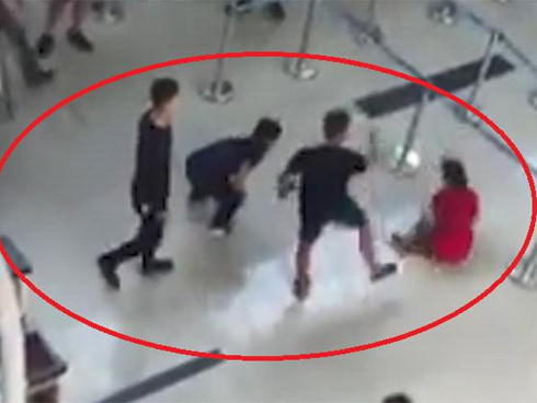 Thác loạn tiệc ma túy giữa 7 chân dài và 10 nam thanh niên-2