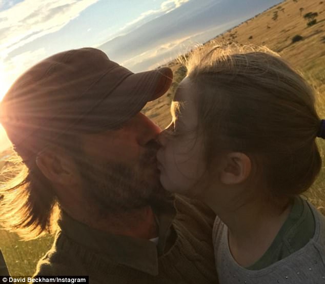 Nụ hôn môi của David Beckham với con gái làm cả cư dân mạng lẫn các sao tranh cãi nảy lửa-13