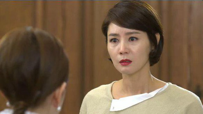 Mẹ chồng bỗng dưng dẫn người yêu cũ của con trai về nhà rồi tuyên bố một câu khiến nàng dâu chết sững-1