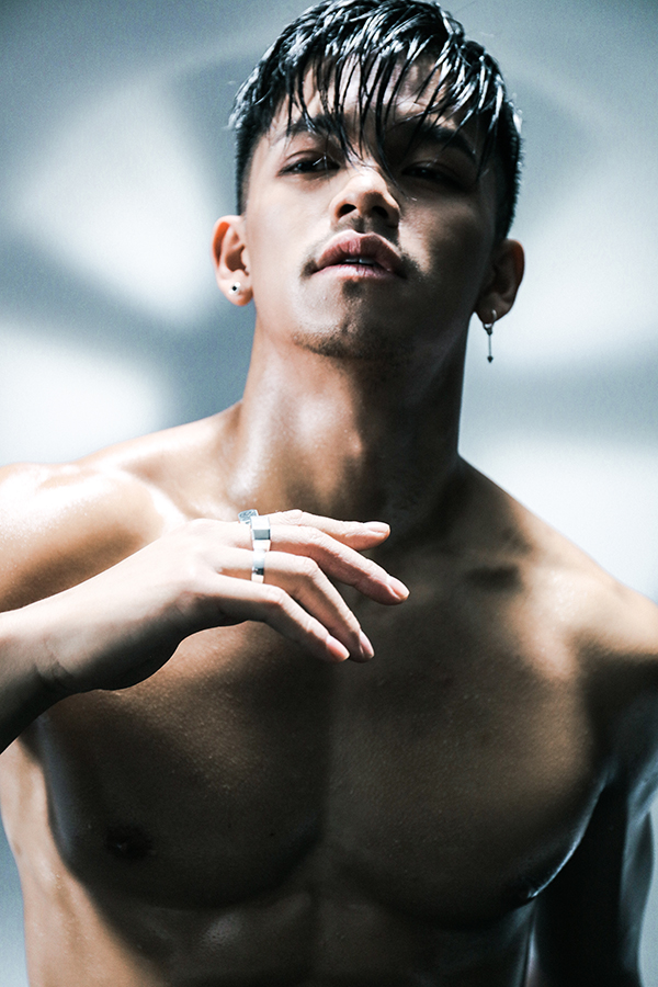 Trọng Hiếu lần đầu bán nude khoe hình thể cực chuẩn-7