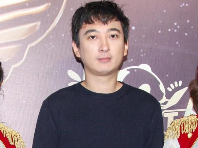 Vương Tư Thông: Thiếu gia cho chó đeo đồng hồ tiền tỷ, đùa giỡn vô số chân dài-7