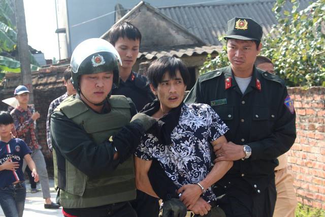 Nghẹt thở giải cứu bé gái 3 tuổi bị bắt làm con tin ở Hải Dương-3