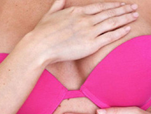 Bé gái 3 tuổi bị chẩn đoán ung thư vú khiến bác sĩ cũng phải ngỡ ngàng-3