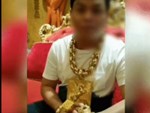 Đại gia đeo 13kg vàng cổ vũ tuyển Việt Nam hé lộ việc giàu có sau 1 đêm, bị bác sĩ chửi tâm thần-6
