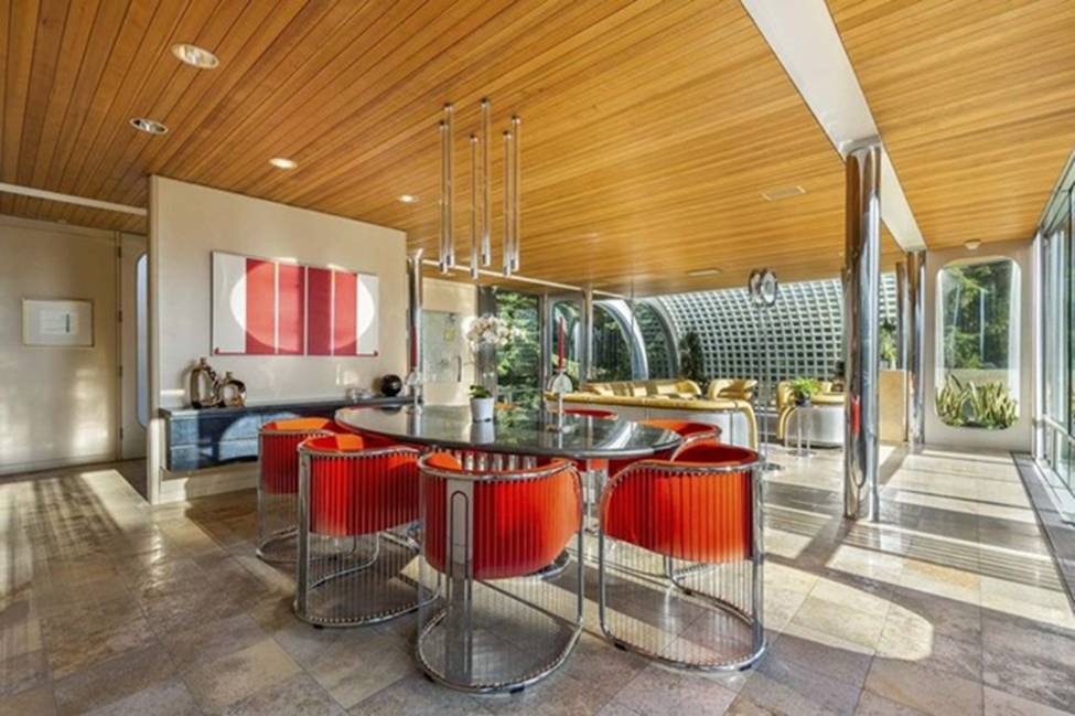 Lạ đời căn nhà 300 tỷ như... dòng thác tuôn chảy-5