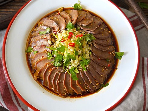 Cách luộc lưỡi heo ngon giòn không dai theo bí quyết của đầu bếp Trung Hoa