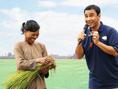 Vợ MC Quyền Linh đăng ảnh cận mặt con gái lớn, dân mạng xôn xao chỉ ra điều đặc biệt này-10