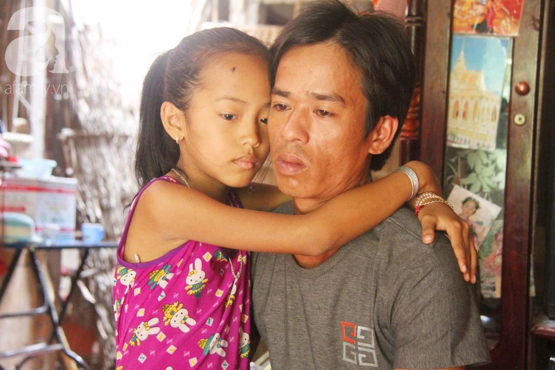 Xót cảnh mẹ bị câm điếc ú ớ rồi chết, hai đứa trẻ 6 và 9 tuổi mồ côi mẹ không có tiền đi học-3