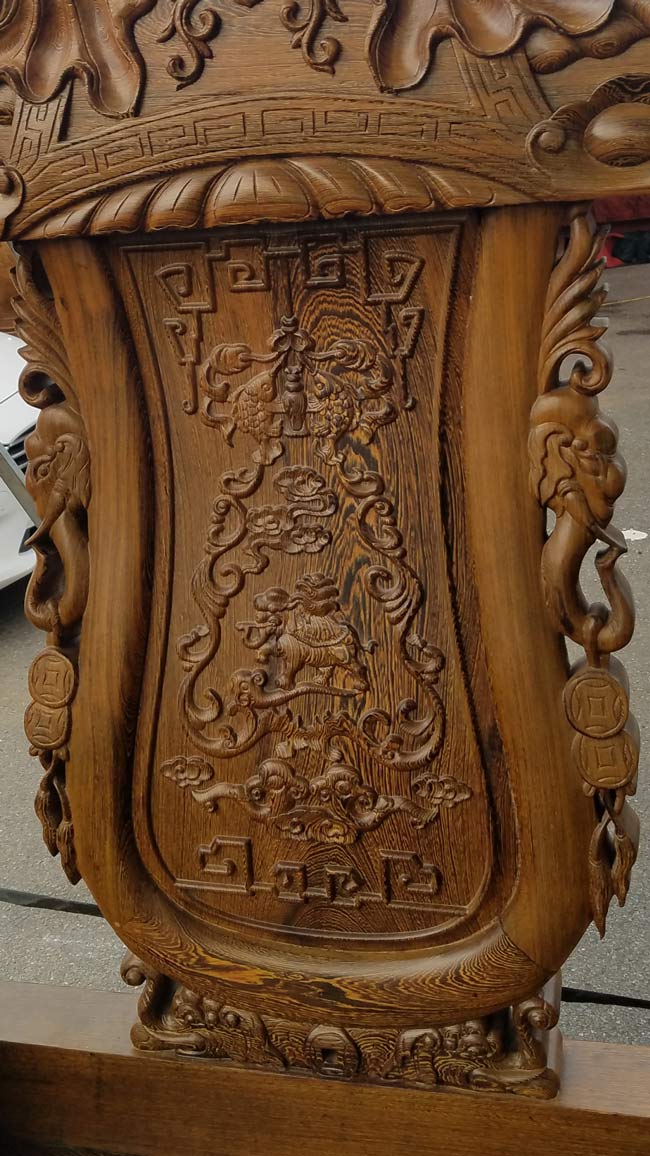 Đã mắt trước bộ bàn ghế gỗ mun đuôi công trị giá 3,2 tỷ đồng-9