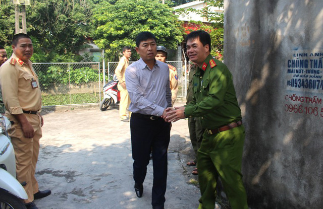 Phút hoảng sợ của mẹ bé gái bị đối tượng nghi ngáo đá” khống chế trong nhà tắm-5