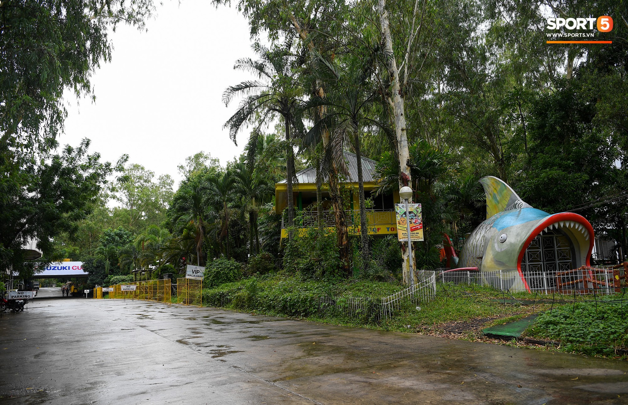 Sân thi đấu trận Philippines - ĐT Việt Nam: Tệ nhất AFF Cup 2018, khiến nhiều người rùng mình-9