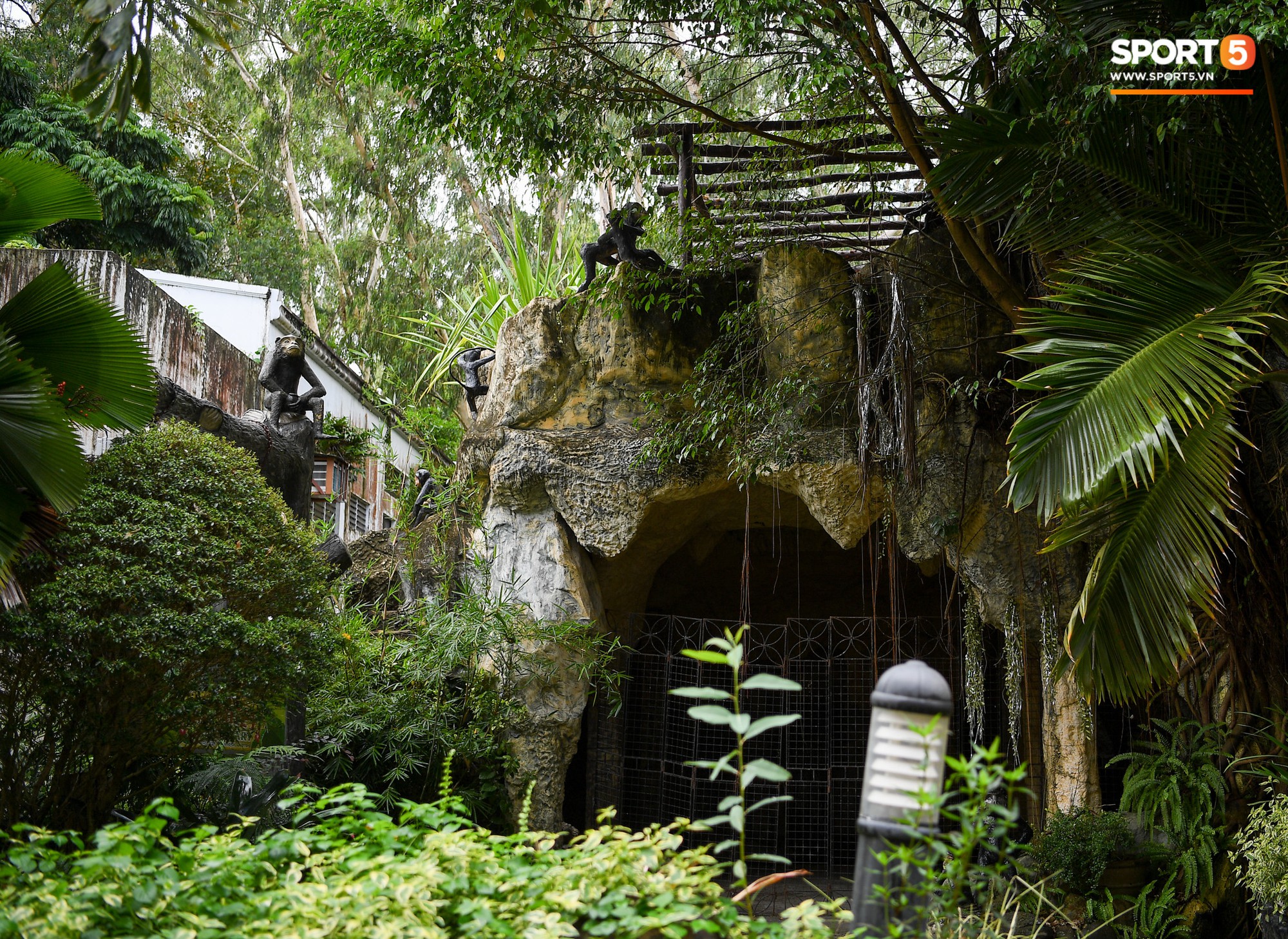 Sân thi đấu trận Philippines - ĐT Việt Nam: Tệ nhất AFF Cup 2018, khiến nhiều người rùng mình-7