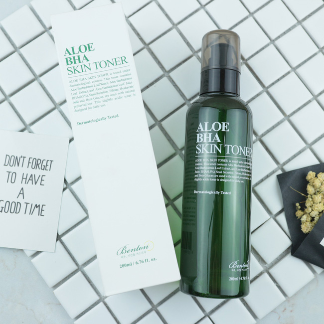 Da khô bị mụn hoành hành thì chỉ cần dùng đúng 4 sản phẩm này là sạch mụn và căng mướt-6