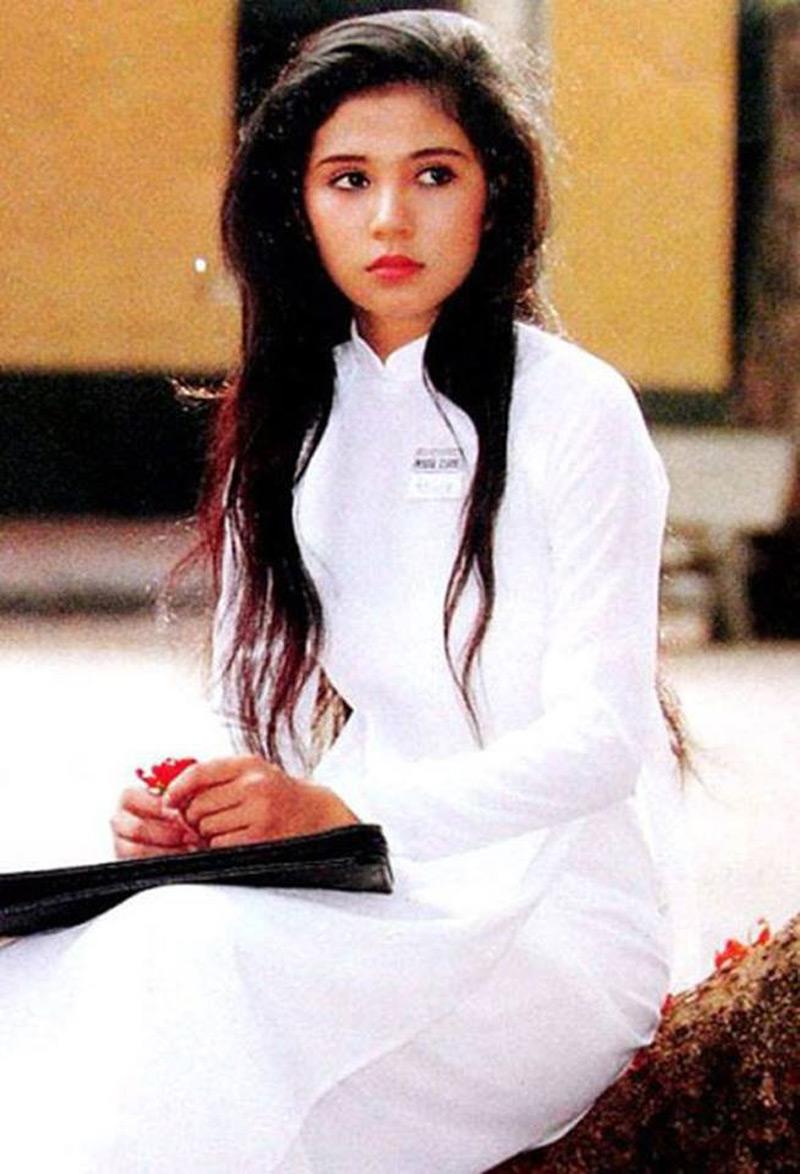 Những bóng hồng ảnh lịch xinh đẹp: người sợ vào viện dưỡng lão, người sống trong nhung lụa-12