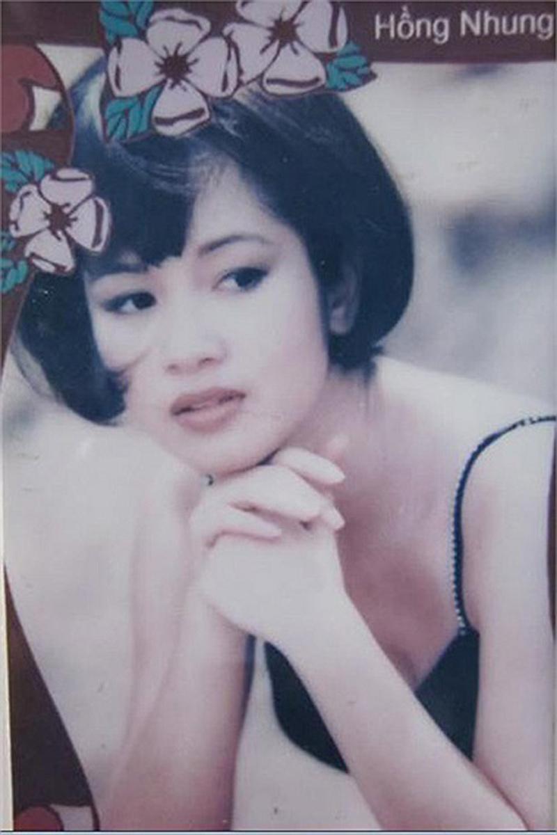 Những bóng hồng ảnh lịch xinh đẹp: người sợ vào viện dưỡng lão, người sống trong nhung lụa-20