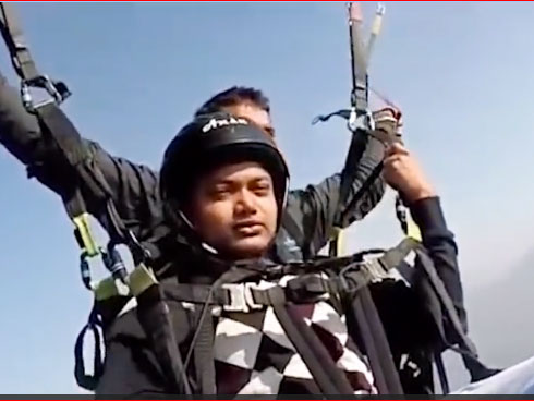 Khách nữ chặn đầu xe Grab cảnh cáo: Mày biết tao cho 3 thằng nghỉ việc rồi không?-1