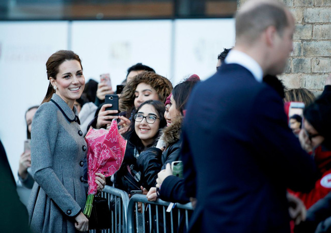 Công nương Kate khéo léo phủ nhận hiềm khích với em dâu Meghan chỉ bằng một câu nói đầy bất ngờ-1