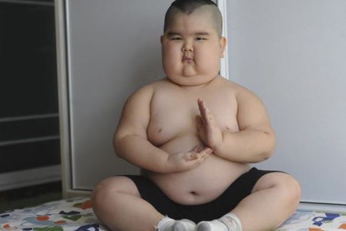 Cậu bé vuông chằn chặn thành hot streamer ở Trung Quốc và câu chuyện buồn phía sau khiến ai cũng phải xót xa-1