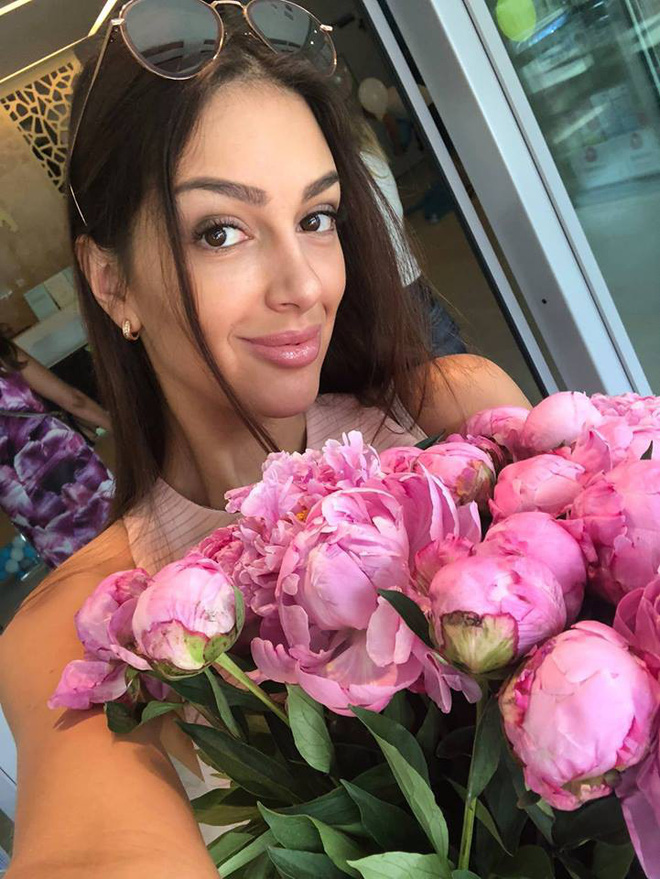 Nhan sắc nóng bỏng của Hoa hậu vừa được nhà vua Malaysia cưới làm hoàng hậu-13