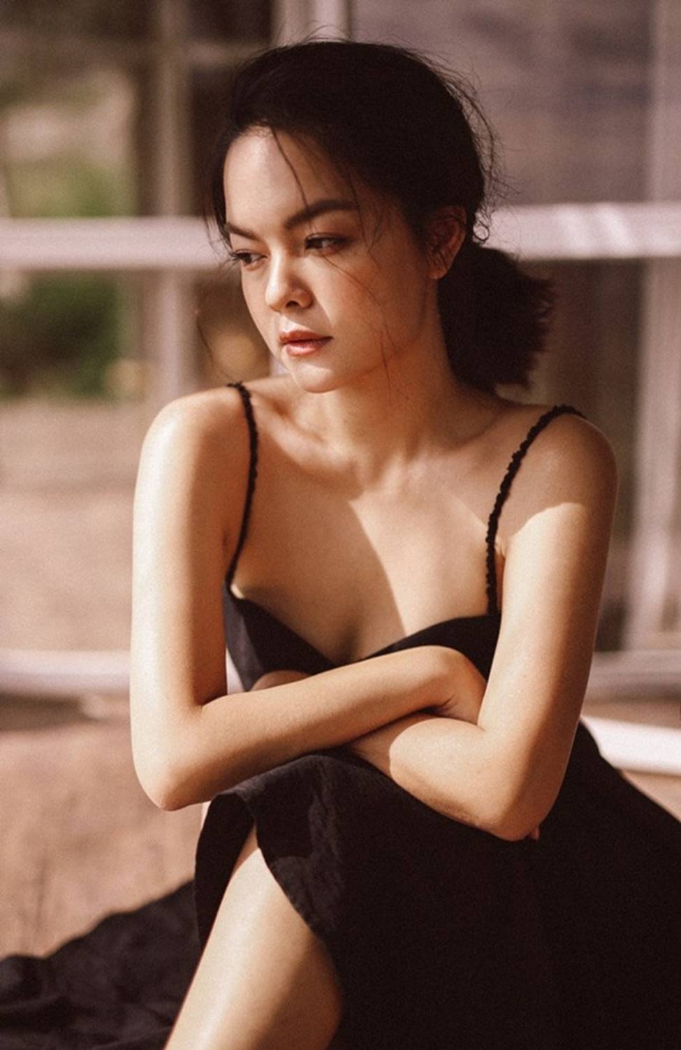 2 nữ ca sỹ bị Trấn Thành nhầm tên ngày càng nóng bỏng từ khi làm mẹ đơn thân-8