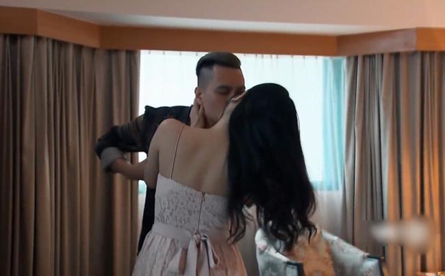 Những cảnh nóng điên đảo màn ảnh Việt 2018: Đốt mắt nhất là màn ái ân sập cả giường-8