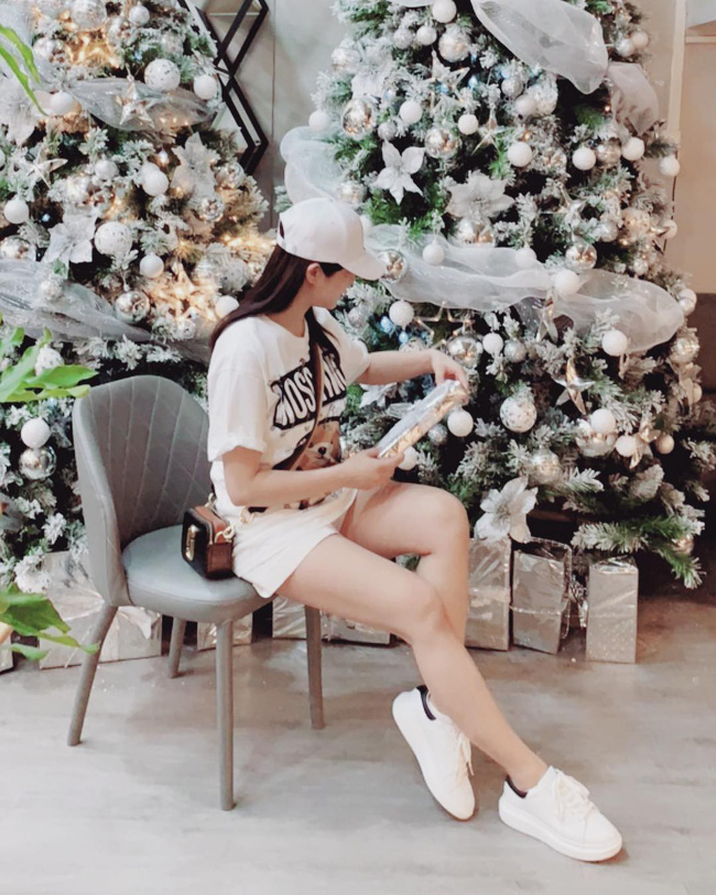 Street style sao: Diệp Lâm Anh vừa sinh xong đã vội diện đồ sexy, Hương Giang mặc kín đáo vẫn lộ dáng gầy nhẳng-3