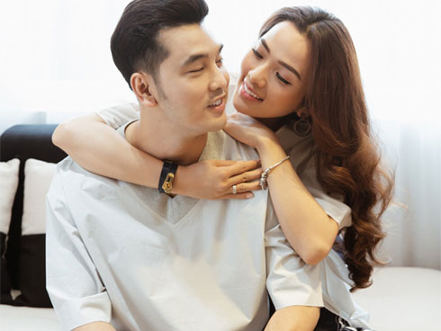 Đám cưới Ưng Hoàng Phúc - Kim Cương: Khách mời trình thiệp mới cho vào, bao gồm cả bà mai-12