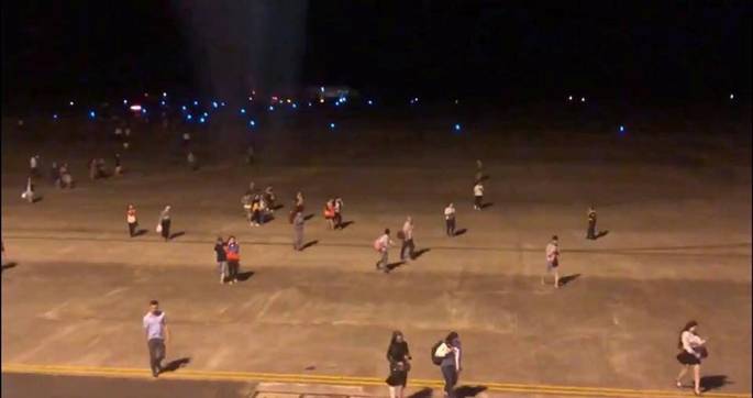 Hiện trường máy bay Vietjet gặp sự cố, hành khách nhảy cửa thoát hiểm-7