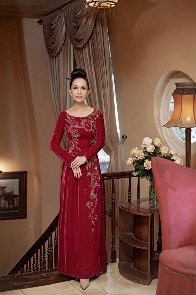 Ở tuổi U60, Diễm My vẫn đẹp xuất thần khi làm người mẫu ảnh-1